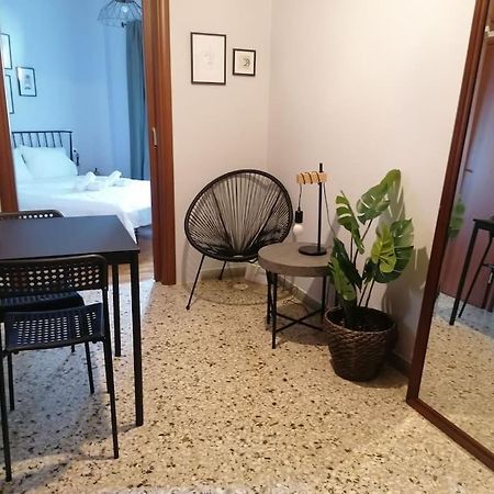 Minimal Studio Varnava Square - Kallimarmaro Area Атина Екстериор снимка